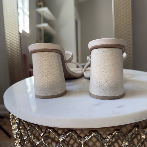 Dolce Vita Women's Cream Square Toe Block Heel Strappy Sandals - Picture 9 of 10